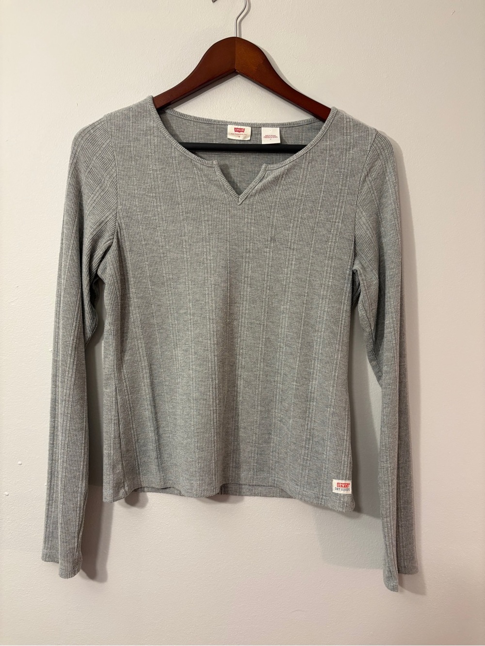 Levi's Dry Goods Heather Gray Ribbed Notch-Neck Top — Size M 🩶